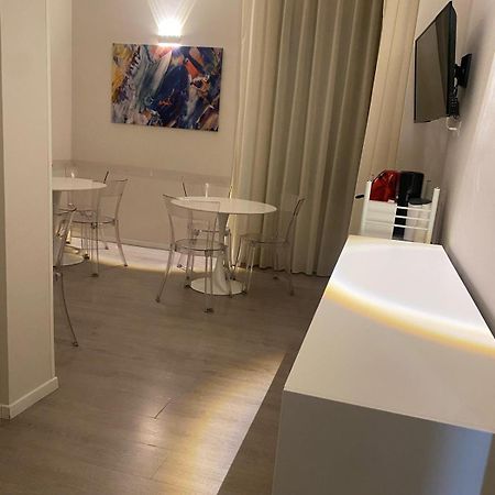 Midtown Salerno Acomodação com café da manhã Exterior foto
