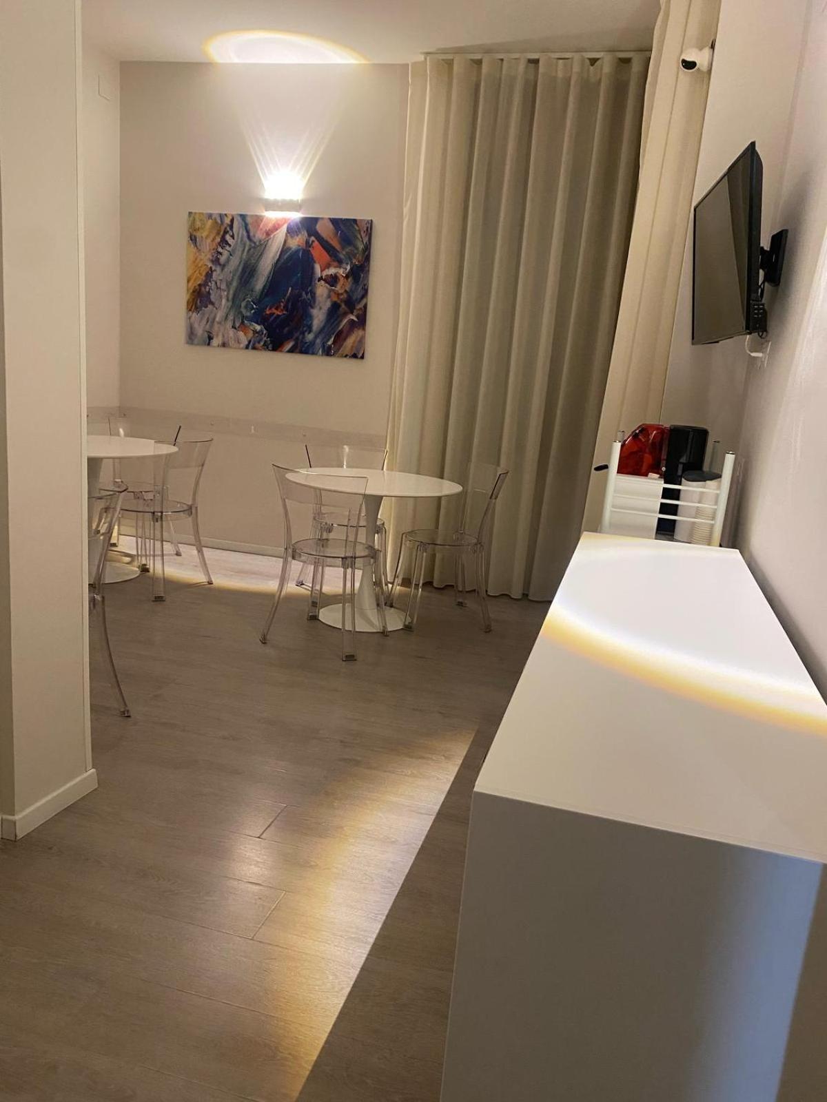 Midtown Salerno Acomodação com café da manhã Exterior foto